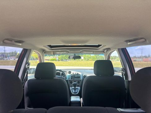 Used 2004 Pontiac Vibe w/ Moon And Tunes Value Package FWD image 22