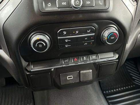 Used 2020 Chevrolet Silverado 1500 Custom w/ Custom Convenience Package image 25