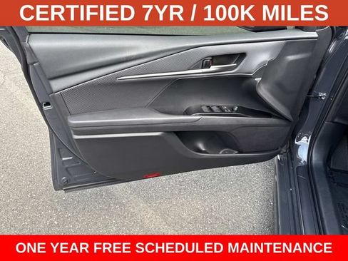 Used 2025 Toyota Camry SE w/ Convenience Package FWD image 13