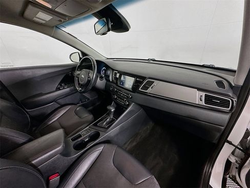 Used 2019 Kia Niro EX image 27