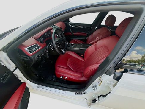 Used 2022 Maserati Ghibli Modena Q4 AWD/4WD image 19