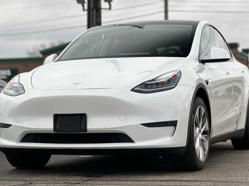Used 2021 Tesla Model Y Long Range image 13
