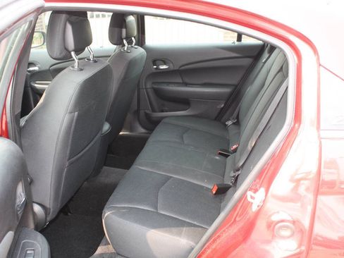 Used 2011 Chrysler 200 Touring FWD image 8