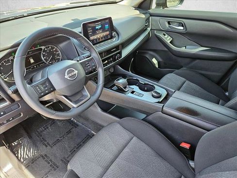 Used 2025 Nissan Rogue SV AWD/4WD image 12