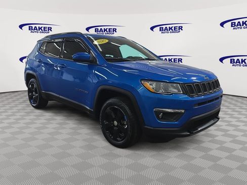 Used 2020 Jeep Compass Latitude w/ Cold Weather Group AWD/4WD image 3