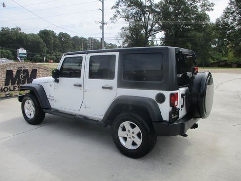 Used 2015 Jeep Wrangler Unlimited Sport w/ Quick Order Package 24S AWD/4WD image 8