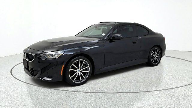 Used 2025 BMW 230i xDrive Coupe w/ Premium Package AWD/4WD image 4