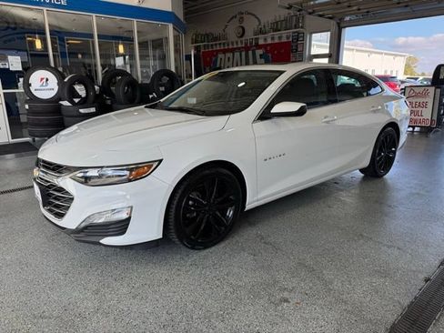 Used 2023 Chevrolet Malibu LT w/ LT True North Edition FWD image 4
