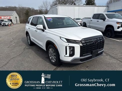 Used 2023 Hyundai Palisade SE image 1