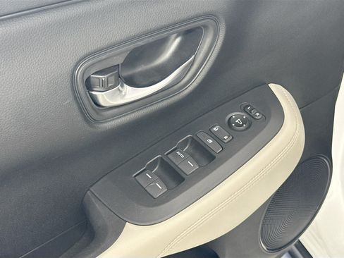 Used 2024 Honda HR-V LX image 17
