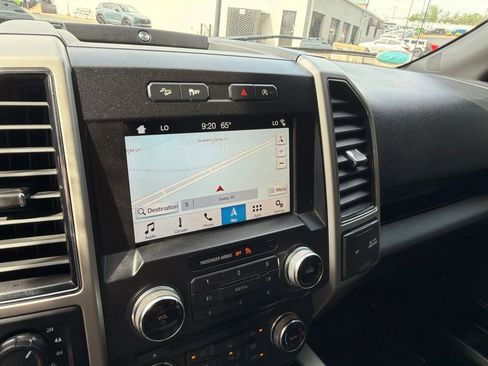 Used 2018 Ford F150 Lariat w/ Equipment Group 502A Luxury AWD/4WD image 19