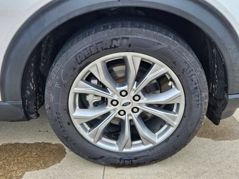 Used 2022 Ford Explorer XLT w/ Equipment Group 202A RWD image 3