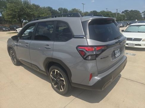 Used 2025 Subaru Forester Limited AWD/4WD image 4