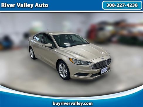 Used 2018 Ford Fusion S FWD image 1
