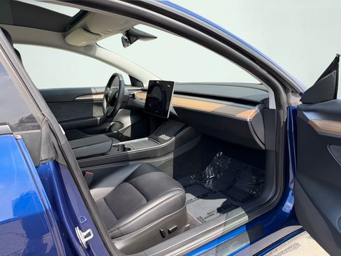 Used 2023 Tesla Model 3 Standard Range RWD image 32