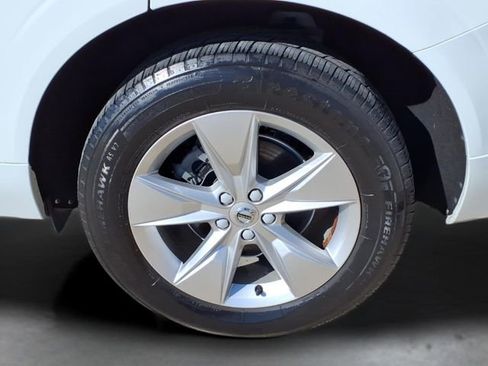 Used 2022 Volvo XC60 B5 Momentum image 32