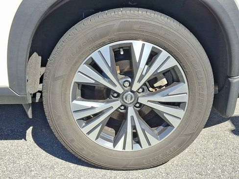 Used 2021 Nissan Rogue SV image 7