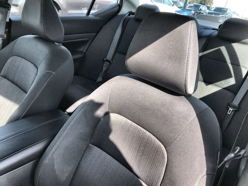 Used 2023 Nissan Altima 2.5 SV image 11