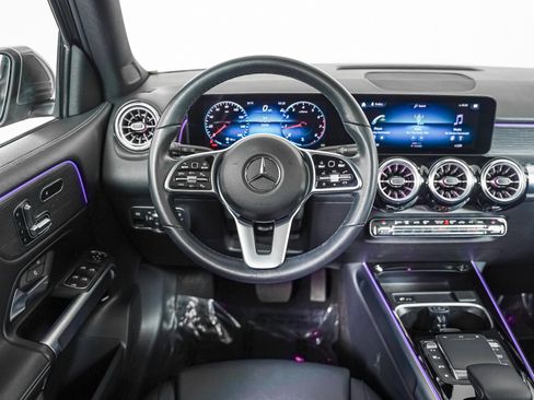 Certified 2023 Mercedes-Benz GLB 250 4MATIC w/ Premium Package image 15