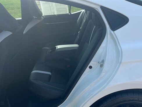 Used 2025 Toyota Camry SE image 23