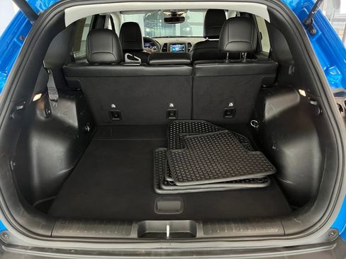 Used 2022 Jeep Cherokee Trailhawk w/ Premium Leather Package image 29