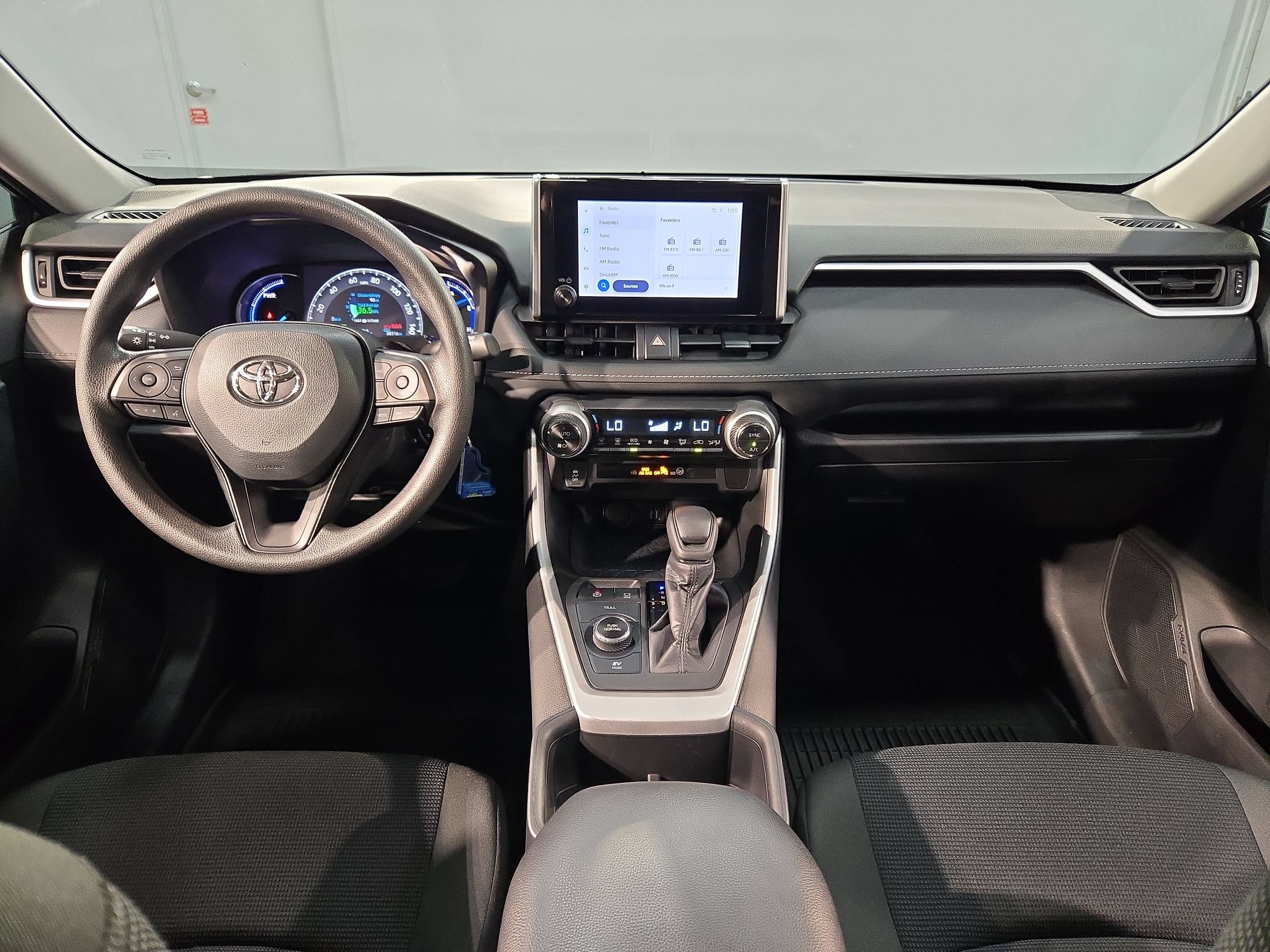 Used 2024 Toyota RAV4 LE AWD/4WD image 10