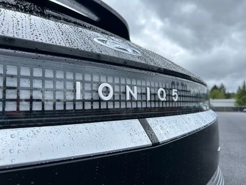 Used 2024 Hyundai Ioniq 5 Limited AWD/4WD image 34