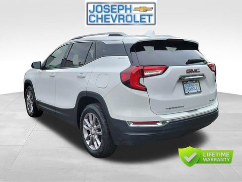 Used 2024 GMC Terrain SLT AWD/4WD image 3