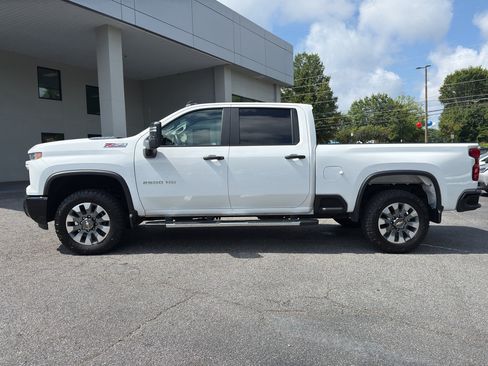 Used 2025 Chevrolet Silverado 2500 Custom w/ Custom Value Package AWD/4WD image 5