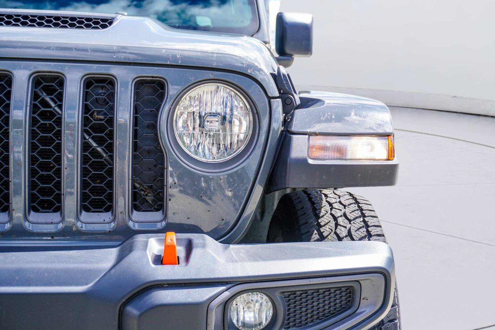 Used 2022 Jeep Gladiator Mojave w/ Trailer Tow Package AWD/4WD image 6