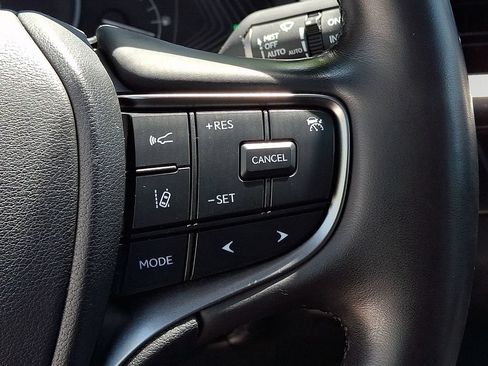Used 2024 Lexus UX 250h AWD w/ Premium Package image 26