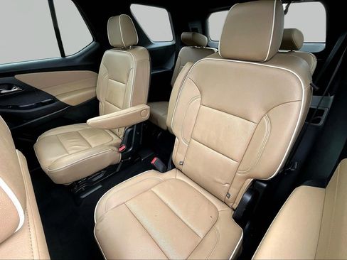 Used 2022 Chevrolet Traverse Premier image 23