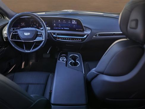 Certified 2025 Cadillac Lyriq Sport image 17