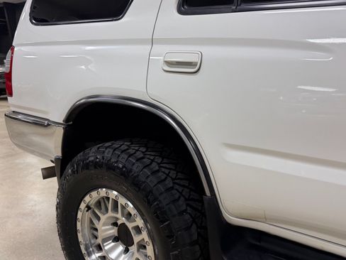 Used 2000 Toyota 4Runner SR5 w/ Upgrade Value Pkg 4 AWD/4WD image 17