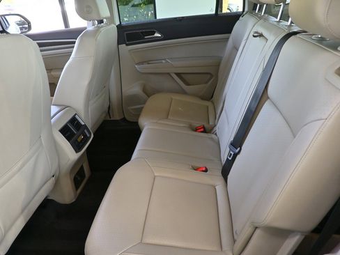 Used 2019 Volkswagen Atlas SE w/ Panoramic Sunroof Package image 10