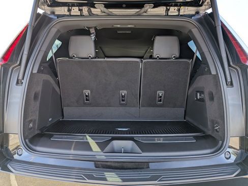 Used 2024 Cadillac Escalade Premium Luxury image 5