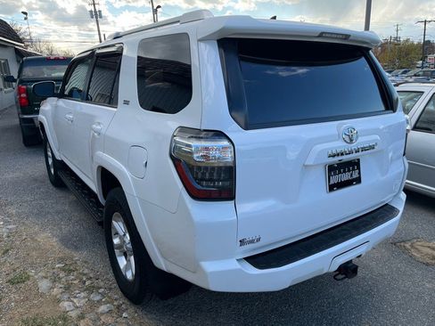 Used 2015 Toyota 4Runner SR5 image 7