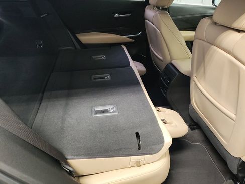 Used 2024 Cadillac XT4 Premium Luxury image 13