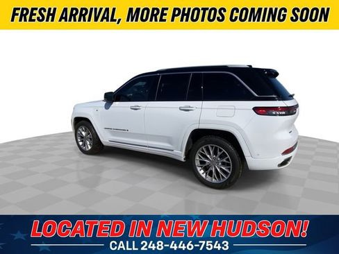 Used 2022 Jeep Grand Cherokee Summit w/ Luxury Tech Group V image 8