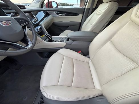 Used 2020 Cadillac XT6 Premium Luxury image 16
