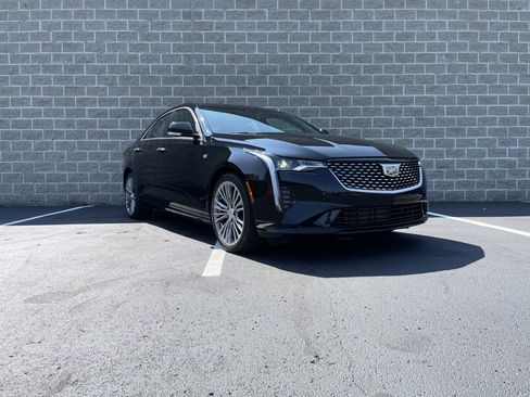 Used 2024 Cadillac CT4 Premium Luxury image 7