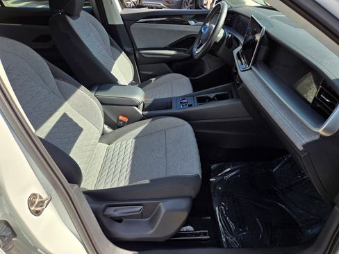 Used 2025 Volkswagen Tiguan S AWD/4WD image 13