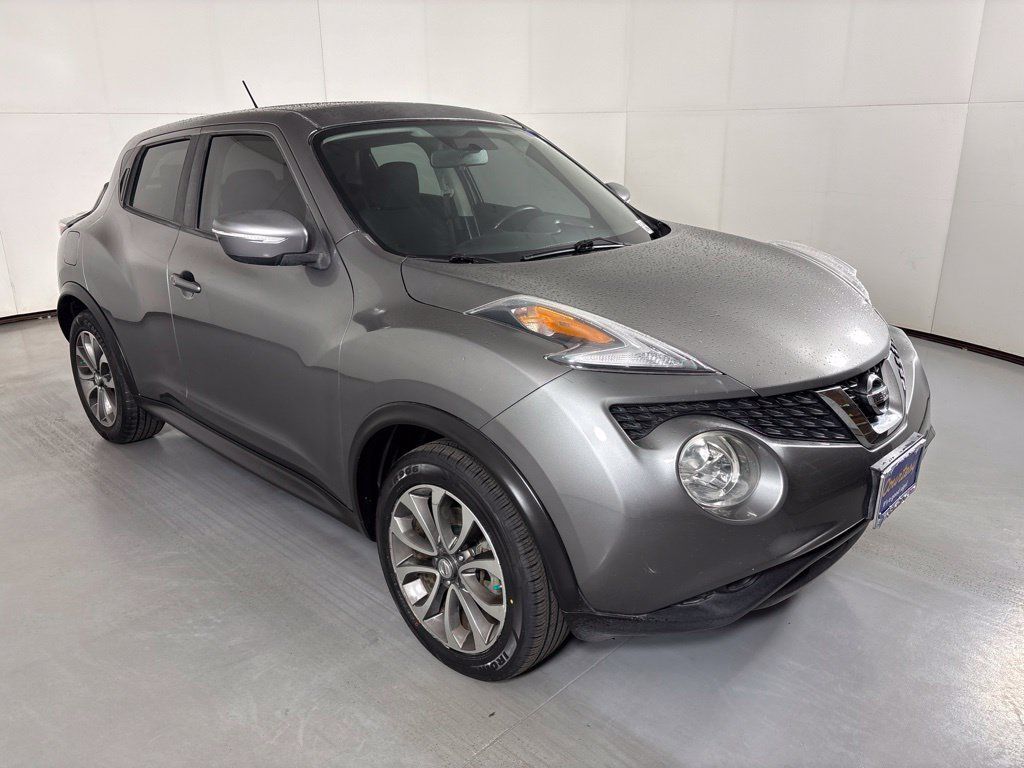 Used 2017 Nissan Juke SV AWD/4WD image 2