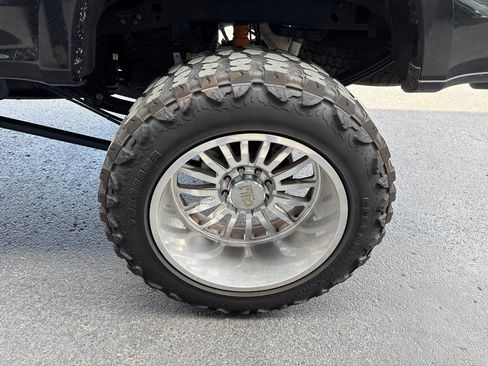 Used 2019 Ford F350 Limited w/ FX4 Off-Road Package AWD/4WD image 7