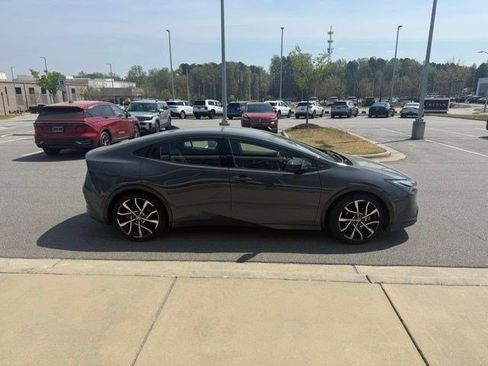 Used 2024 Toyota Prius Prime XSE Premium image 5