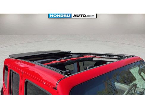 Used 2025 Jeep Wrangler Sahara w/ Safety Group image 11