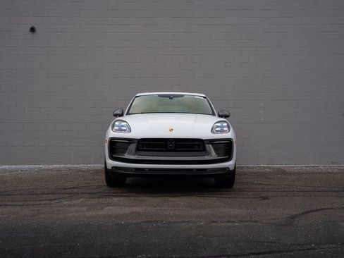 New 2026 Porsche Macan Turbo image 10