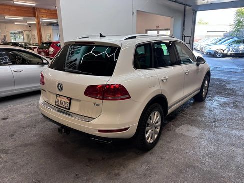 Used 2012 Volkswagen Touareg Sport AWD/4WD image 5
