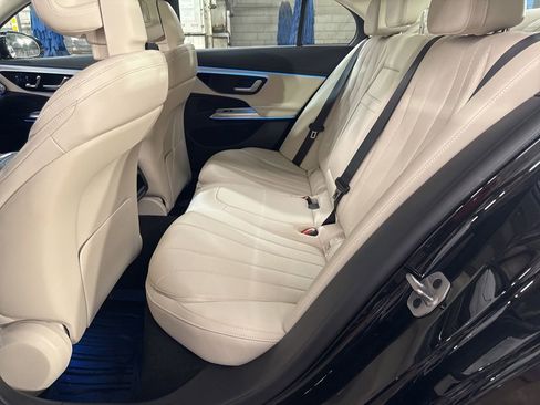 Used 2025 Mercedes-Benz E 350 4MATIC Sedan image 25