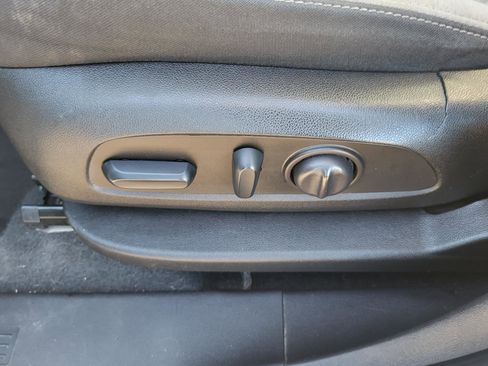 Used 2022 Chevrolet Equinox LS w/ LS Convenience Package image 18